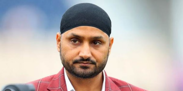भज्जी करेंगे 'आप' का भंडाफोड़। कौन है आप का लाला? पार्टी छोड़ते ही नेताओं को क्यों याद आती नैतिकता?