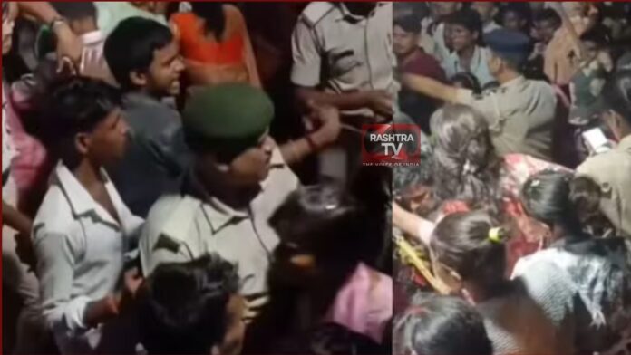 मसौढ़ी में रावण दहन के बाद भगदड़ जैसे हालात, चार महिलाएं घायल; एक PMCH रेफर मसौढ़ी में रावण दहन के बाद भगदड़ जैसे हालात, चार महिलाएं घायल; एक PMCH रेफर