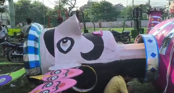 कानपुर के किदवई नगर में दशहरा मेले की तैयारी तेज, 50 फीट का रावण उगलेगा आग; घूमेगी गर्दन कानपुर के किदवई नगर में दशहरा मेले की तैयारी तेज, 50 फीट का रावण उगलेगा आग; घूमेगी गर्दन