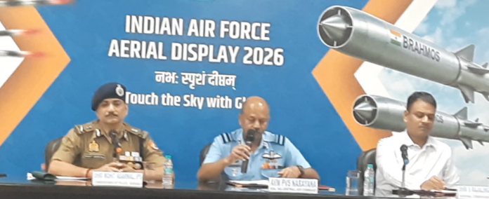 वाराणसी - 25 अक्टूबर को गंगा के ऊपर गरजेंगे लड़ाकू विमान, नमो घाट पर होगा भव्य एयर शो।